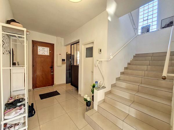 Maison Toulon de 6 pièces de 130 m² et garage