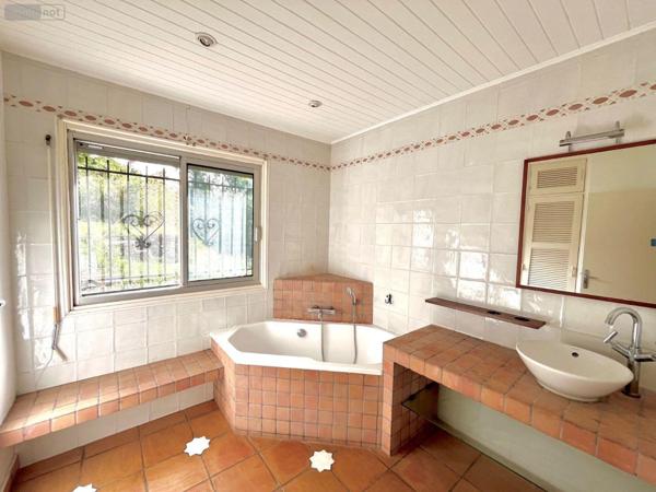 Propriete à vendre à La-Montagne à la Réunion (97417), ref : 97424/162   
LA MONTAGNE