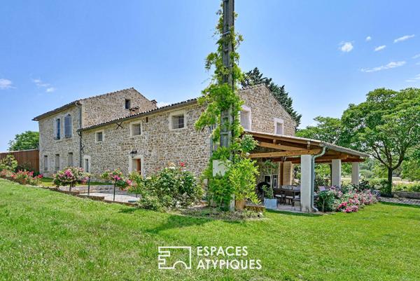 Mas de Caractère rénové sur domaine privé de 3,9 hectares
