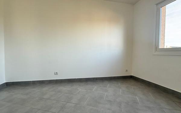 Appartement à vendre    3 pièces • 56 m2 Morangis
