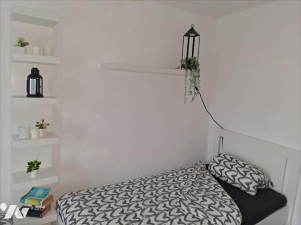 A VENDRE HUELGOAT ENSEMBLE IMMOBILIER A RENOVER PROCHE DU CENTRE