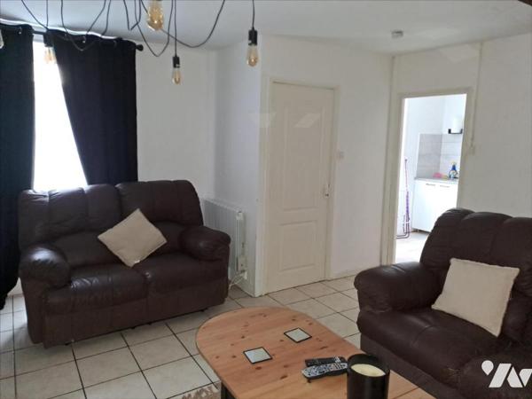 A VENDRE HUELGOAT ENSEMBLE IMMOBILIER A RENOVER PROCHE DU CENTRE