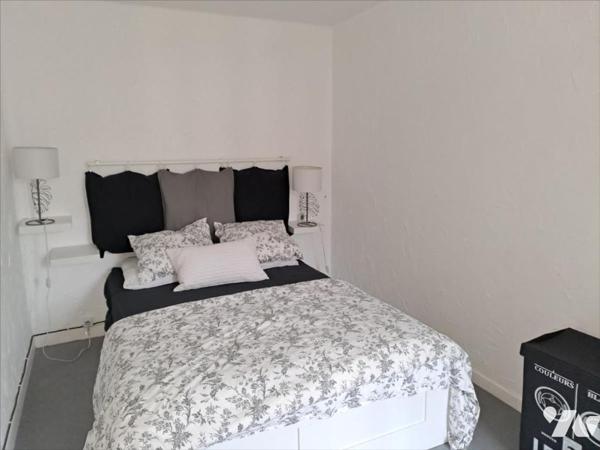 A VENDRE HUELGOAT ENSEMBLE IMMOBILIER A RENOVER PROCHE DU CENTRE