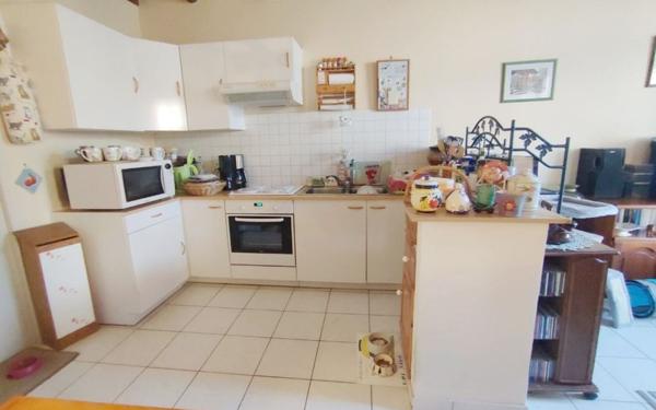 Immeuble à vendre    11 pièces •  Lussant