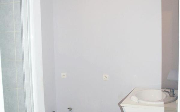 Immeuble à vendre    11 pièces •  Lussant