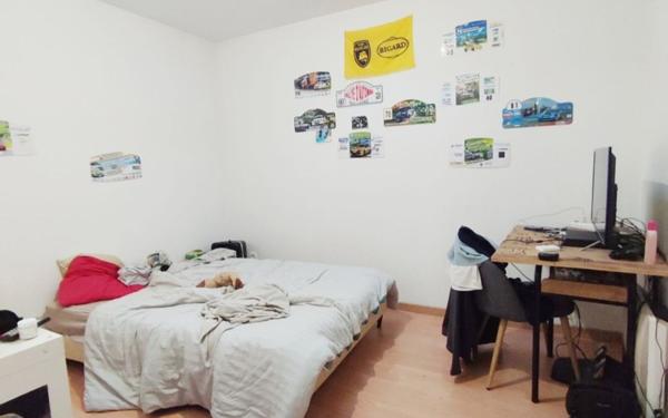 Immeuble à vendre    11 pièces •  Lussant