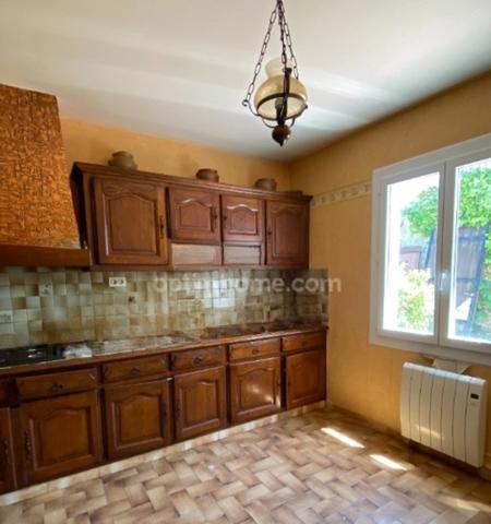 Mornac. Maison 132 m² avec garage et dépendances