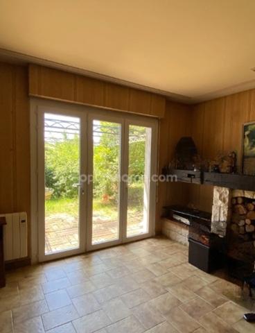 Mornac. Maison 132 m² avec garage et dépendances