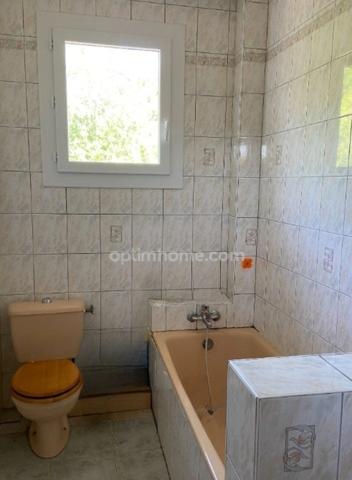 Mornac. Maison 132 m² avec garage et dépendances