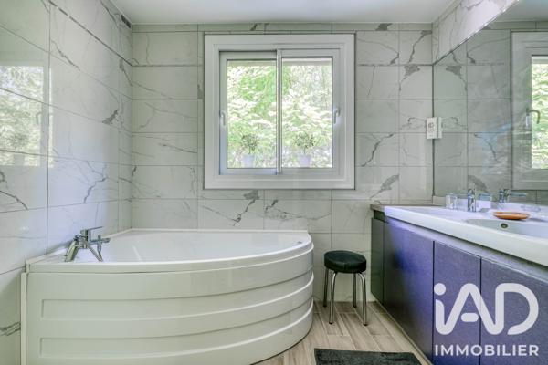 Maison à vendre 10 pièces 225 m² Crécy-la-Chapelle