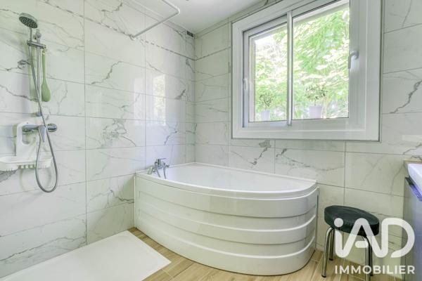 Maison à vendre 10 pièces 225 m² Crécy-la-Chapelle