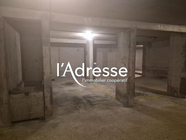 Place de parking pour investissement locatif (ou petite voiture) // Métros Faidherbe - Reuilly - Ledru Rollin