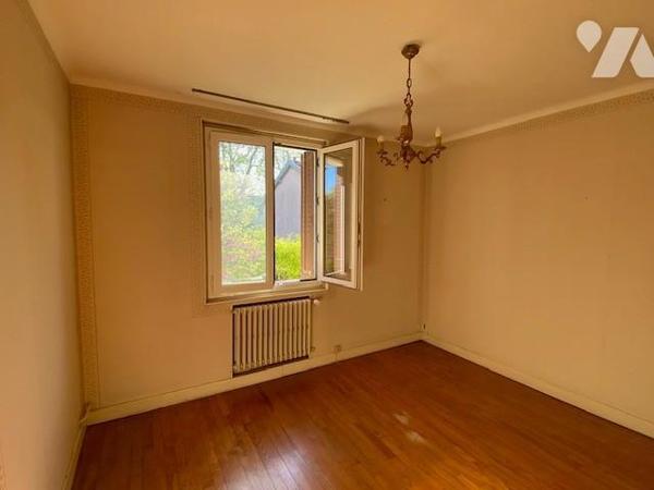 CERNAY LES REIMS : Maison de 6 pièces avec jardin et garage attenant