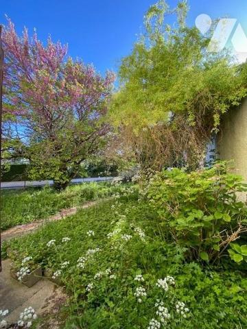 CERNAY LES REIMS : Maison de 6 pièces avec jardin et garage attenant