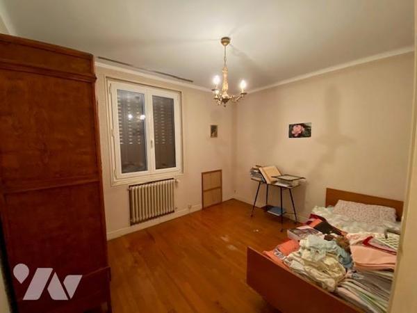 CERNAY LES REIMS : Maison de 6 pièces avec jardin et garage attenant