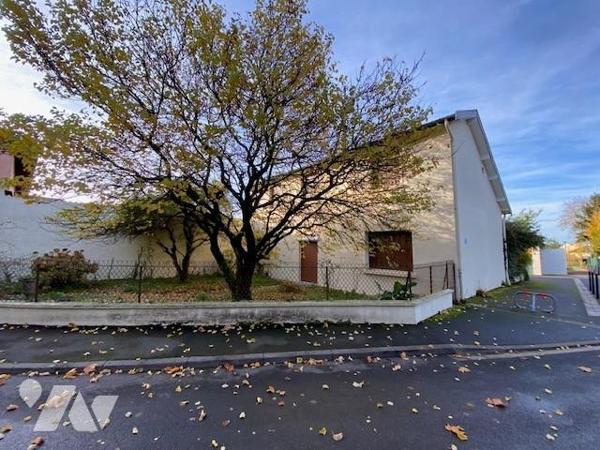 CERNAY LES REIMS : Maison de 6 pièces avec jardin et garage attenant