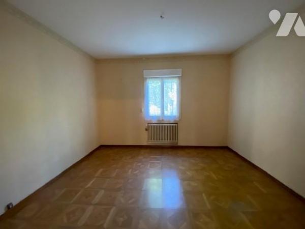 CERNAY LES REIMS : Maison de 6 pièces avec jardin et garage attenant