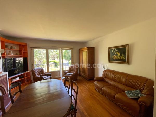 Maison de 3 chambres avec sous sol complet sur 837 m2 de terrain