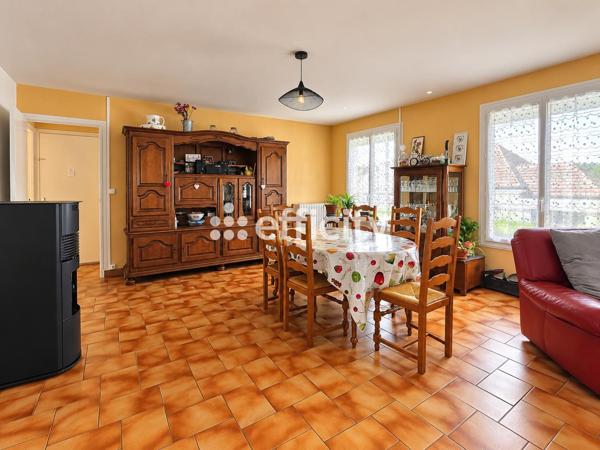 Maison
         5 pièces
        - 82 m² 144 000 € *