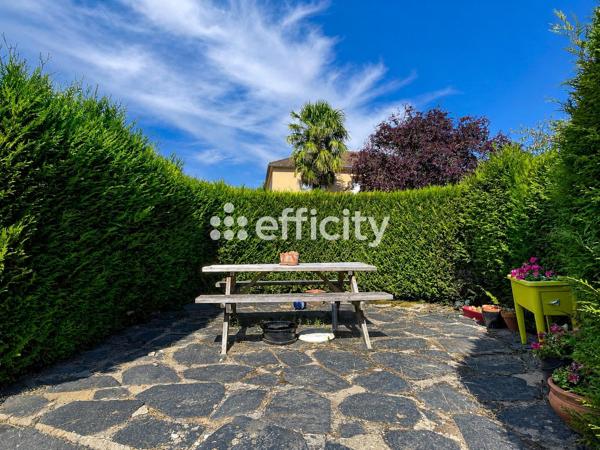 Maison
         5 pièces
        - 82 m² 144 000 € *