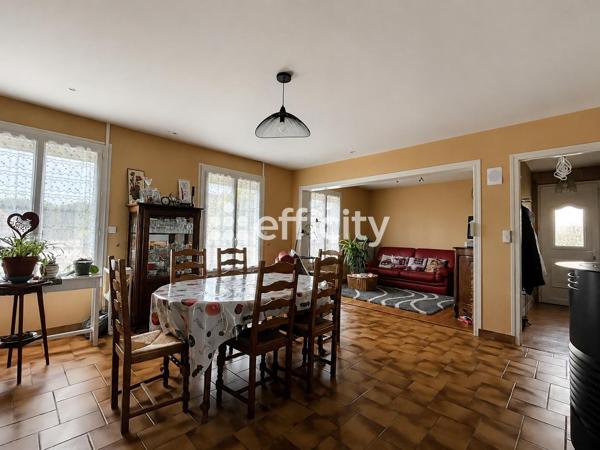 Maison
         5 pièces
        - 82 m² 144 000 € *