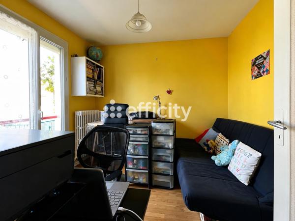 Maison
         5 pièces
        - 82 m² 144 000 € *