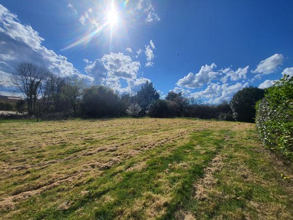 TERRAIN de 1600m² Hors lotissement