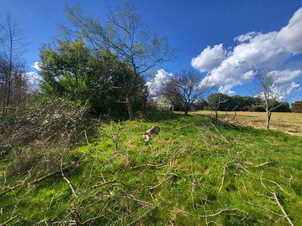 TERRAIN de 1600m² Hors lotissement