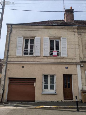 Maison de ville à vendre à Nogent-le-Rotrou dans l'Eure-et-Loir (28400), ref : 1MG   
Centre ville