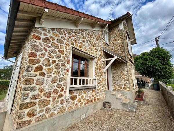 Maison 4 pièce(s) 75 m2 €299 000 ** - Référence 1117