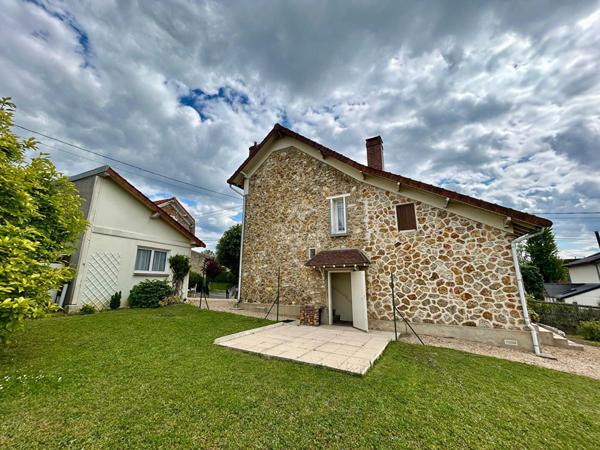 Maison 4 pièce(s) 75 m2 €299 000 ** - Référence 1117