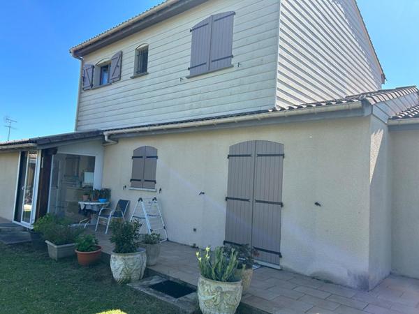 33 Carbon Blanc Maison  individuelle pièce(s) 192 m2, terrain 1030 m2