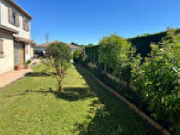 33 Carbon Blanc Maison  individuelle pièce(s) 192 m2, terrain 1030 m2