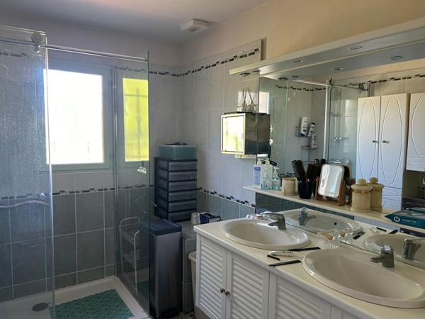 33 Carbon Blanc Maison  individuelle pièce(s) 192 m2, terrain 1030 m2