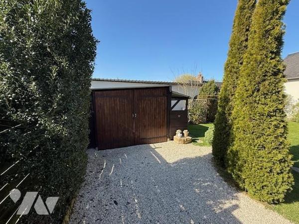 St Pierre de Cernières, jolie maison atypique joliment rénovée aux prestations de qualités