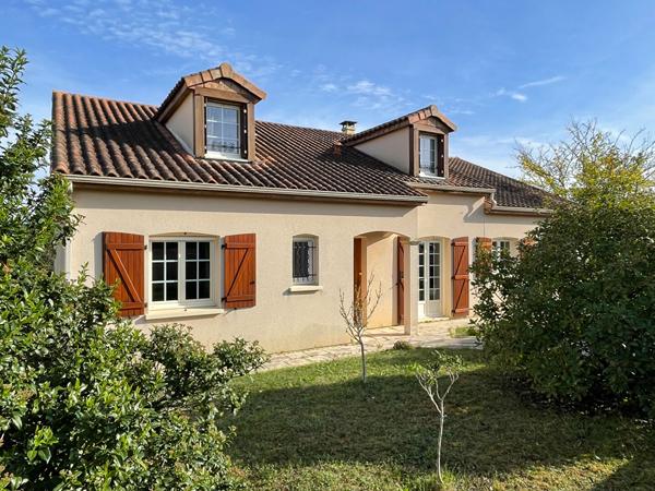 Nouaille Maupertuis - Maison de type 8 , Nouaille maupertuis