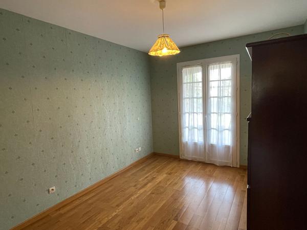 Nouaille Maupertuis - Maison de type 8 , Nouaille maupertuis