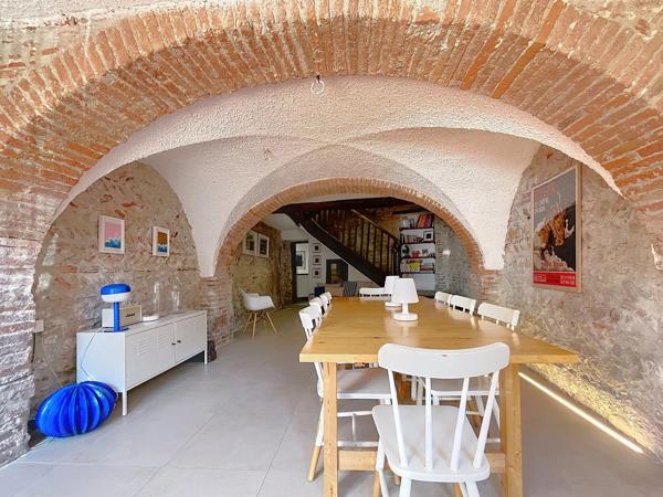 Élégante maison de village rénovée avec cour privée, Claira