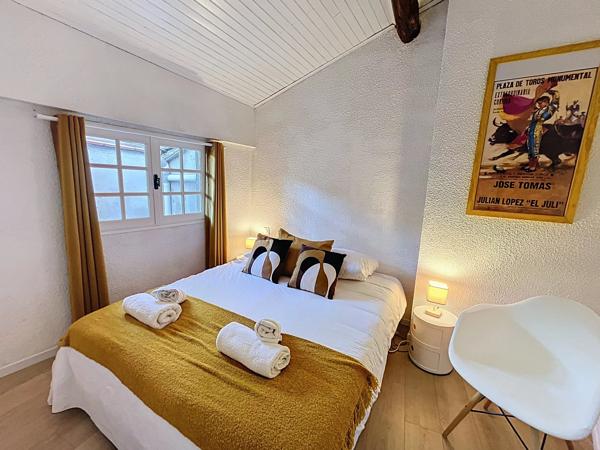 Élégante maison de village rénovée avec cour privée, Claira