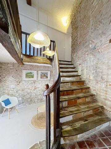 Élégante maison de village rénovée avec cour privée, Claira