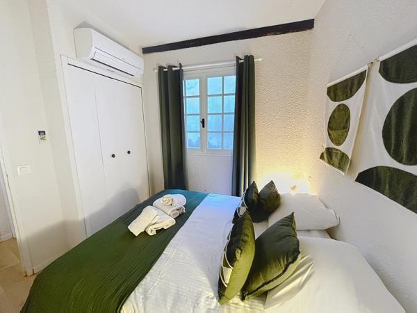 Élégante maison de village rénovée avec cour privée, Claira