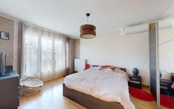 Maison à vendre    6 pièces • 135,50 m2 Saint-Bonnet-de-Mure