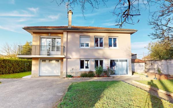 Maison à vendre    6 pièces • 135,50 m2 Saint-Bonnet-de-Mure