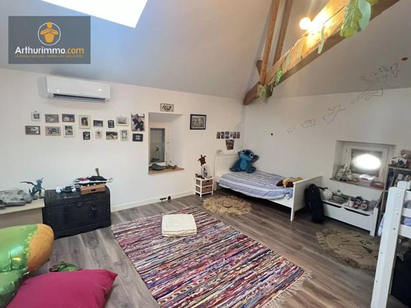 Vente                                                      Maison
                        
                     9 pièces                      285 m2                     à Marmande