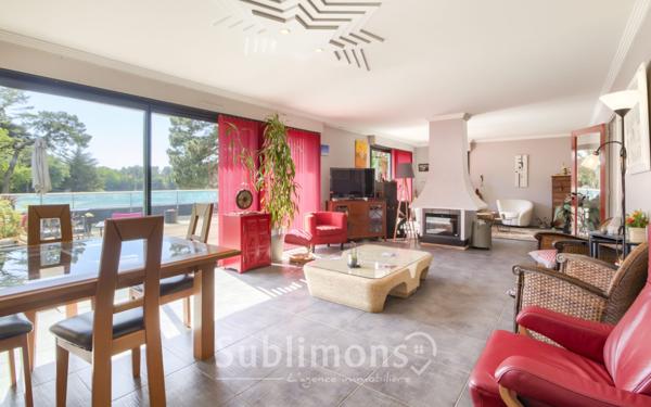 Maison 10 pièces 242 m²