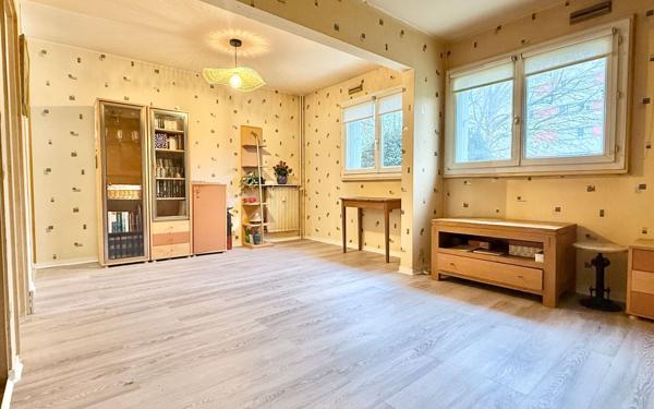 Appartement à vendre    1 pièce • 34 m2 Morangis