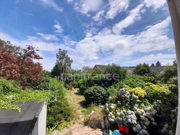 Maison à vendre 4 pièces QUIMPER (29)-83 m2 surface habitable - 3 chambres - avec sous-sol- 1 garage indépendant- jardin- terrasse - Parcelle de 436m2-