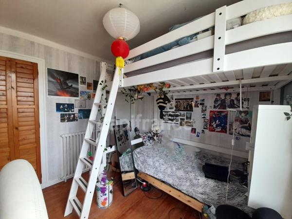 Maison à vendre 4 pièces QUIMPER (29)-83 m2 surface habitable - 3 chambres - avec sous-sol- 1 garage indépendant- jardin- terrasse - Parcelle de 436m2-