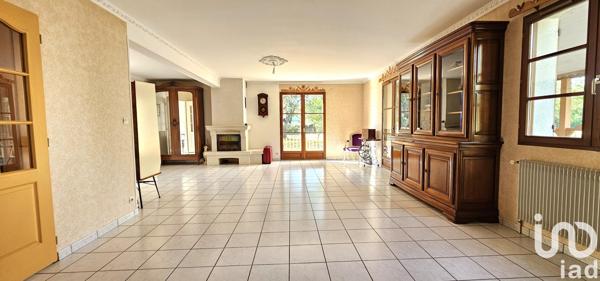 Maison à vendre 5 pièces 140 m² Saint-Cyr-sur-Loire