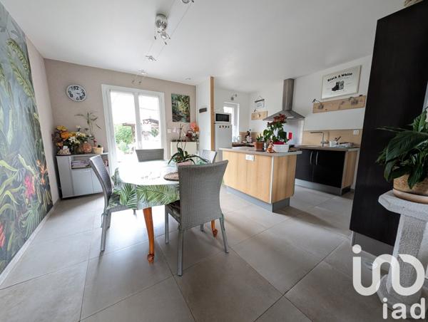 Maison traditionnelle 7 pièces de 145 m² à Arbent (01100)